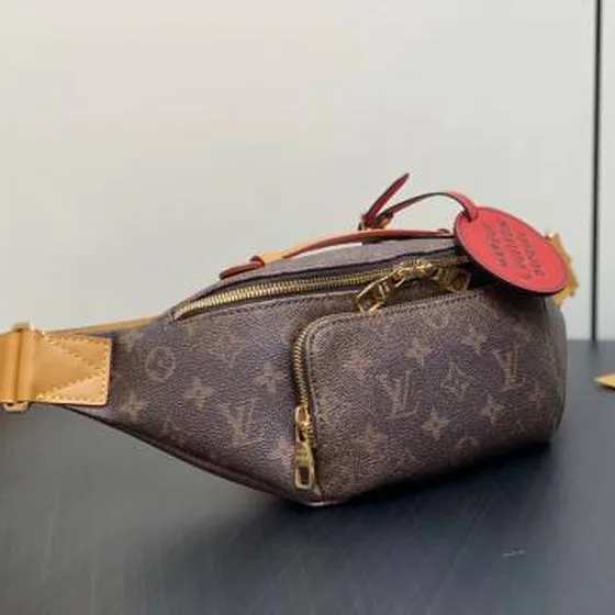 Louis Vuitton M11539 Monogram 30 x 15 x 8 everyday