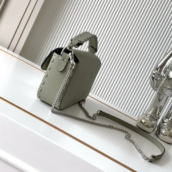Fendi Baguette Light أخضر Crossbody