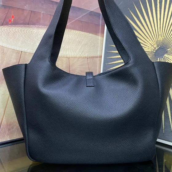 YSL Le 5 À 7 Hobo Bag Schwarz Hobo