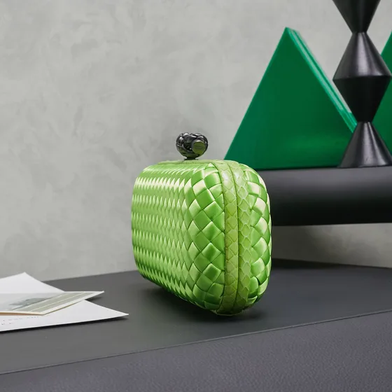 Bottega Veneta Intrecciato Satin Riñonera Light Verde Riñonera