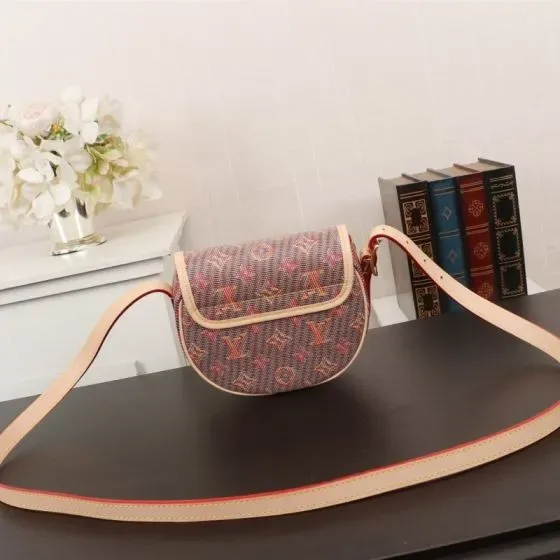 Louis Vuitton Tambourin Merah muda Crossbody