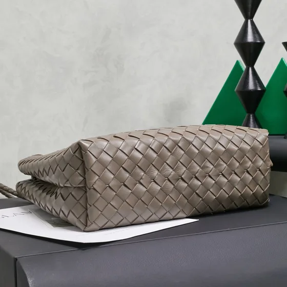 Bottega Veneta Andiamo Taupe Gris Anse supérieure