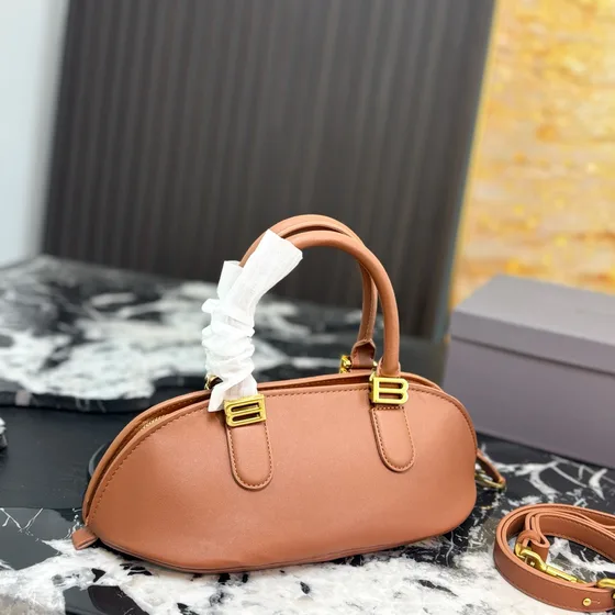 Balenciaga Editor Top Handle Bag بني Top Handle