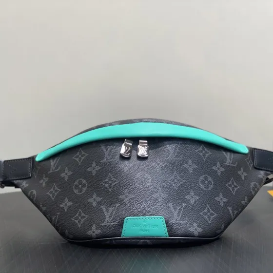 Louis Vuitton Discovery Monogram Eclipse Black Turquoise 44 x 15 x 9 cm everyday