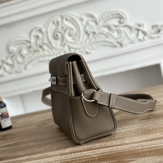 Hermes Kelly Messenger Etoupe Crossbody