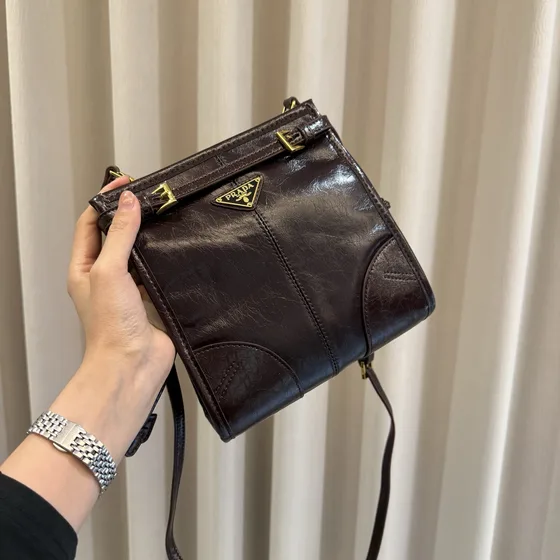 Prada Small หนัง Top-Handle Bag Dark สีน้ำตาล Shoulder Bag