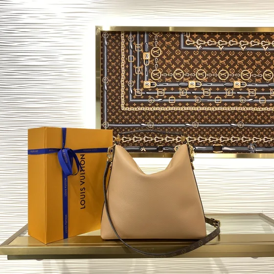 Louis Vuitton Atlantis Бежевый Hobo