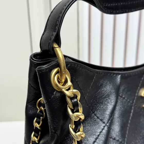 Chanel Small Hobo Bag Zwart Hobo
