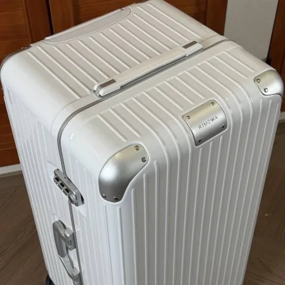 RIMOWA Hybrid White travel