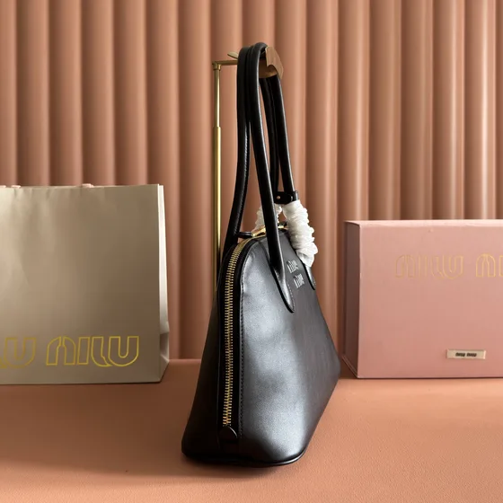 Miu Miu Leder Top-Handle Bag Zwart Bovenhandgreep