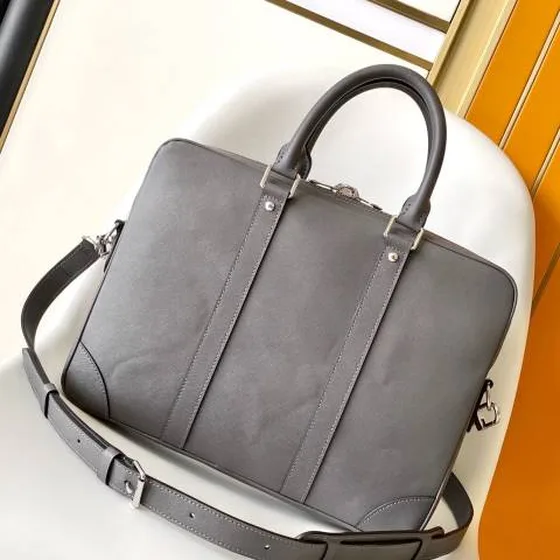 Louis Vuitton M30925 Gray business