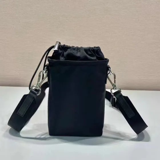 Prada Re-Nylon Drawstring Borsa a tracolla Nero Crossbody