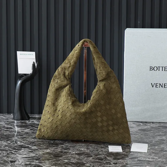 Bottega Veneta Hobo Olive Зелёный