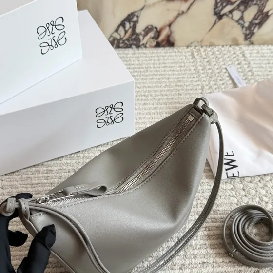 Loewe Hammock Hobo Gri Hobo