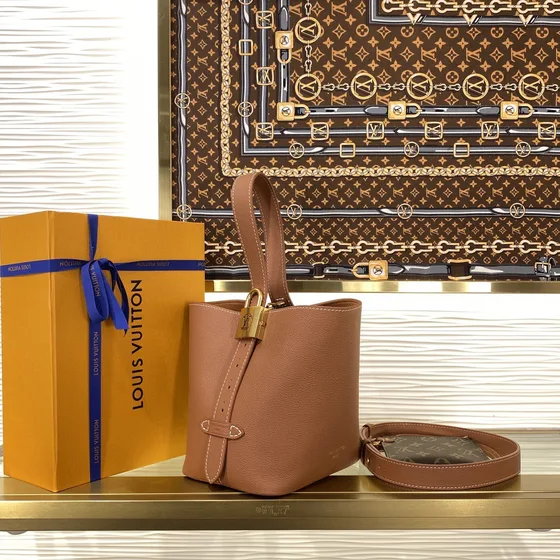 Louis Vuitton Nano pi Bucket Cognac Brown 15cm Crossbody