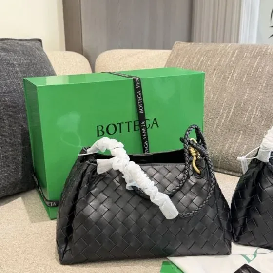 Bottega Veneta Andiamo Black Top Handle
