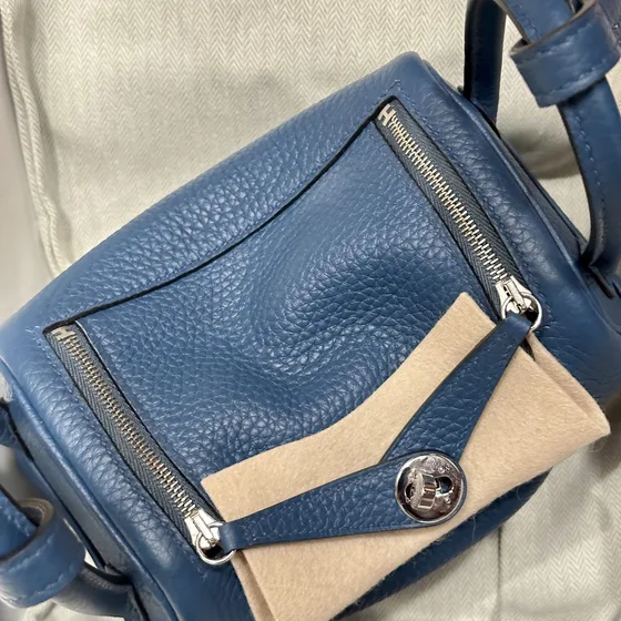 Hermes Mini Lindy Azul Crossbody