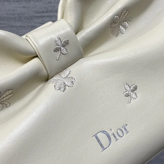 Dior Dior Traveler Bow Clutch With Chain Off-Trắng Clutch