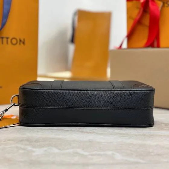 Louis Vuitton Kasai Negro everyday
