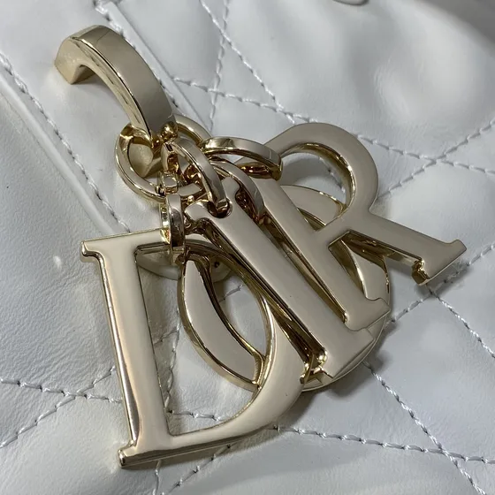 Dior Dior Toujours Vertical Tote สีขาว Tote Bag