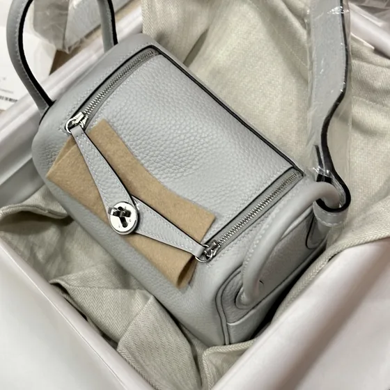 Hermes Lindy Mini Pale Blau Schultertasche