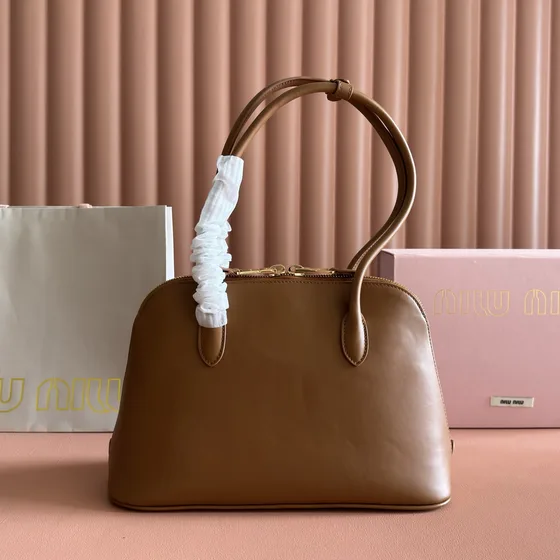 Miu Miu Couro Top-Handle Bag Marrom Alça superior
