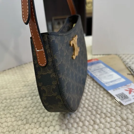 Celine Triomphe Tan Bolso bandolera