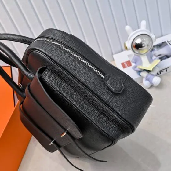 Hermes Pasta Preto business