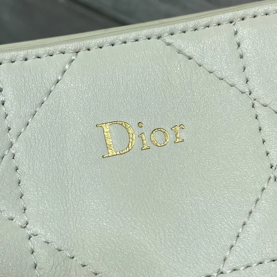 Dior Dior Quilted Vertical Chain Bag Bianco Crossbody