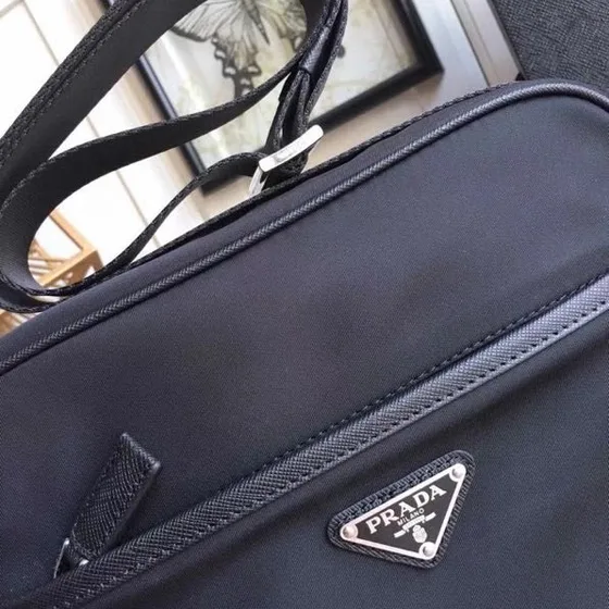 Prada Nilon Messenger Bag Hitam Crossbody