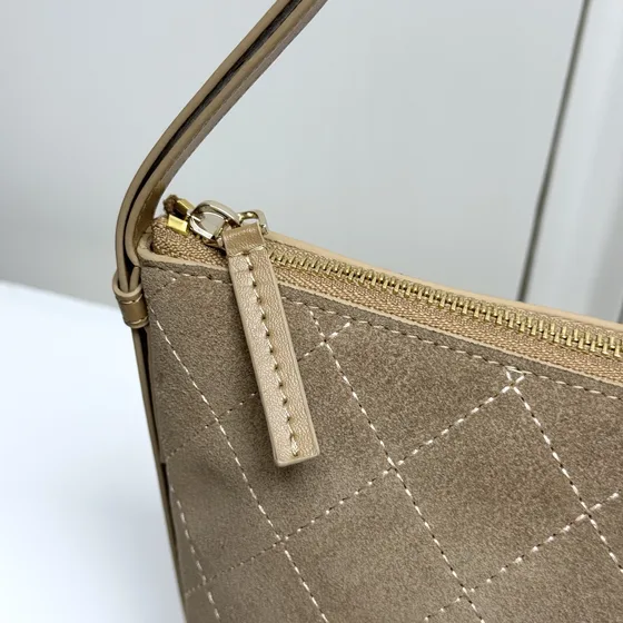 Chanel Quilted Hobo Skulderveske Khaki Skulderveske