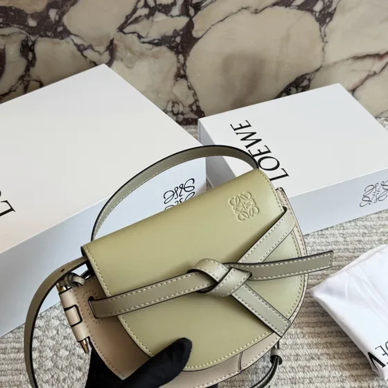 Loewe Gate Small Crossbody çanta Caramel/Kahverengi Crossbody