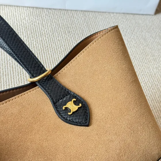 Celine Triomphe Bucket Bag Mini Camel/Đen Crossbody