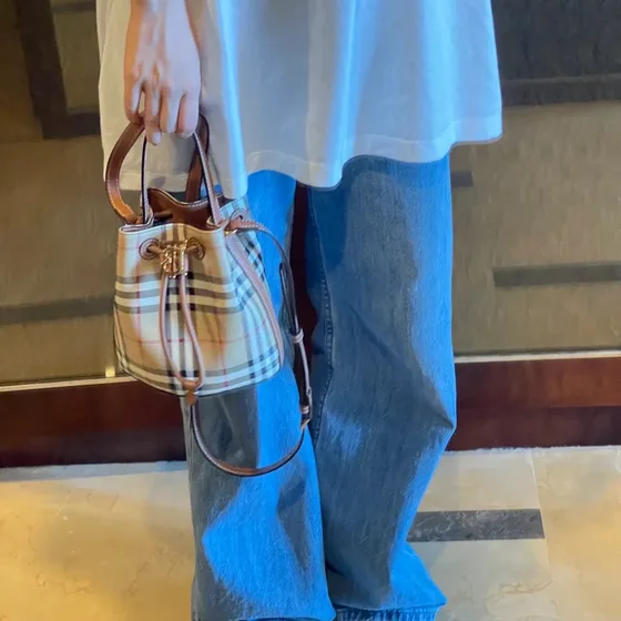 Burberry Mini Tb Check Bolsa balde Bege/Marrom Crossbody