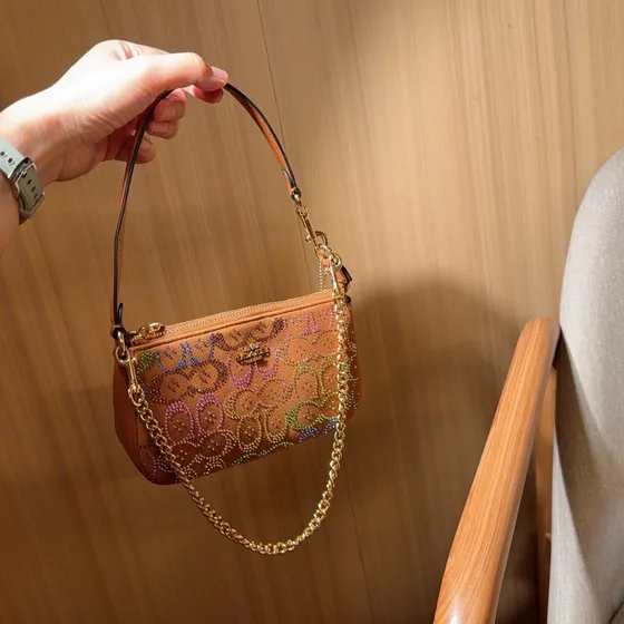 Coach Crystal Signature Nolita 19 With Chain Strap Camel Schoudertas