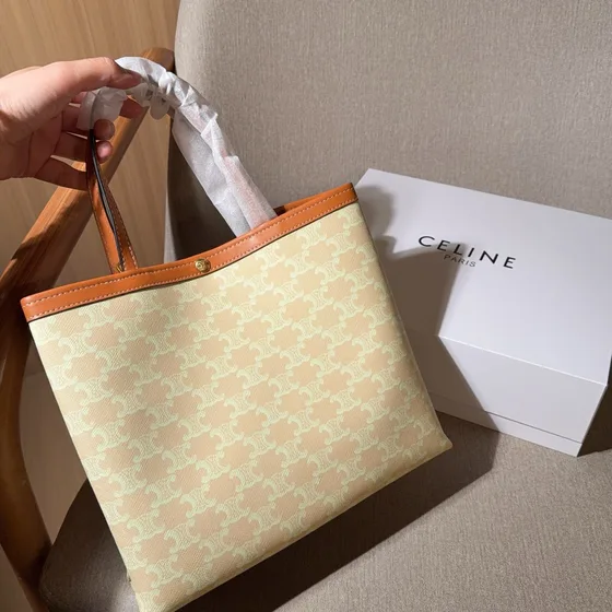 Celine Triomphe Tote Light Beige With Brun Trim Shopperveske