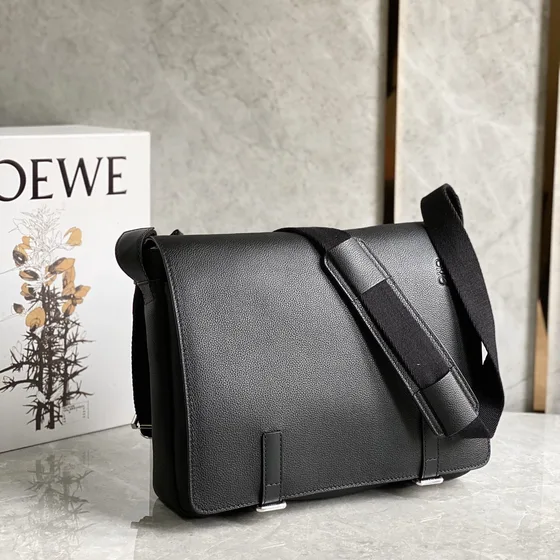 Loewe Anagram Læder Budtasketur Sort Crossbody
