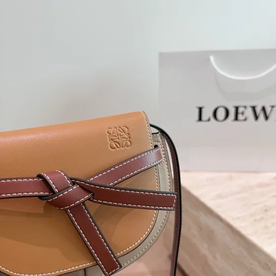 Loewe Gate Small Bag بني/Caramel Crossbody