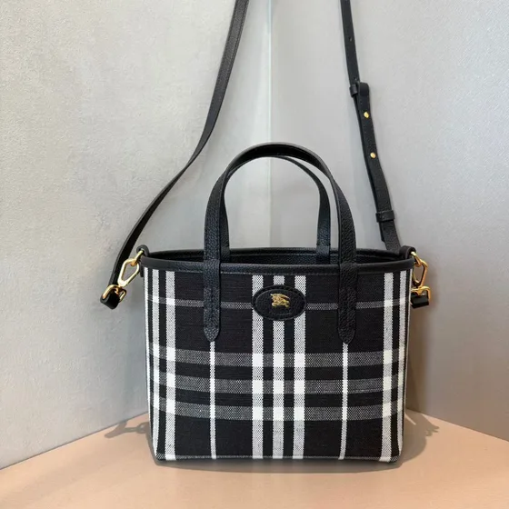 Burberry Small Grainy Pelle Tote Nero Borsa tote