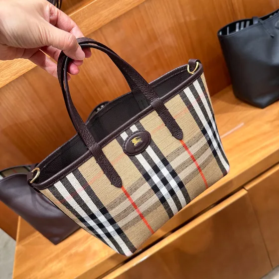 Burberry Læder Shoppertasketur With Check Lining Dark Brun Shoppertasketur