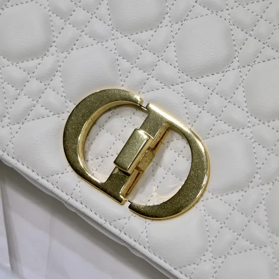 Dior Dior Caro สีขาว Crossbody