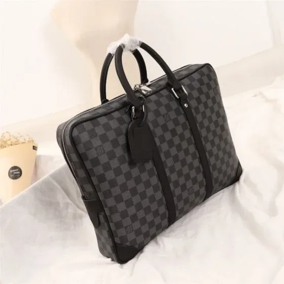 Louis Vuitton Porte-Documents Voyage Graphite Sort Tophåndtag