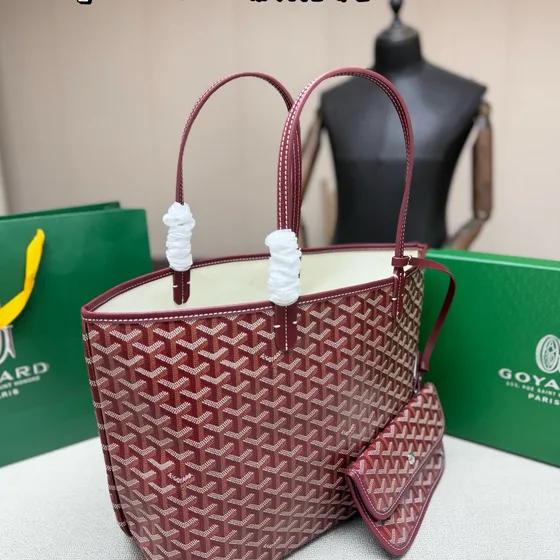 Goyard Saint Louis Burgundy Tote Bag