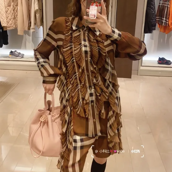 Burberry Tb Drawstring Bucket Bag Hồng Crossbody