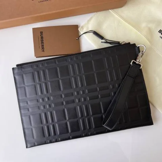 Burberry Briefcase Hitam embossed check kulit 30x20cm everyday