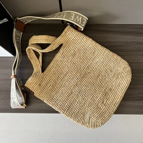 Loewe Raffia Shouder Bag With Anagram Logo Strap Natural Beige/Tan Shoulder Bag/Crossbody