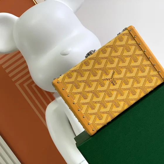 Goyard Minaudière Trunk Vàng Clutch