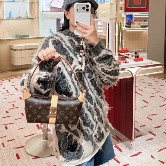 Louis Vuitton Pochette Tirette Brown Shoulder Bag