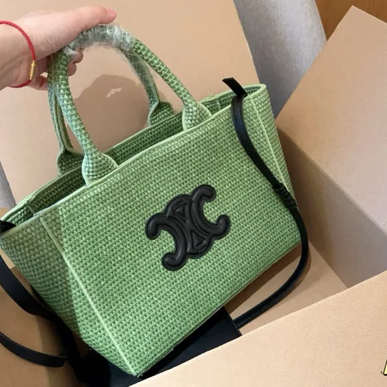 Celine Triomphe Light Xanh lá Tote Bag