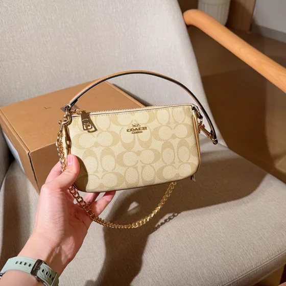 Coach Nolita 19 In Signature Lerret Beige/Ivory 19*11*5cm Skulderveske